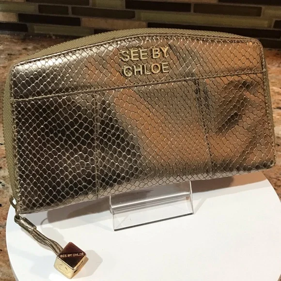 See By Chloe Metallic Leather Zip Around Wallet 🤩❤️‍🔥